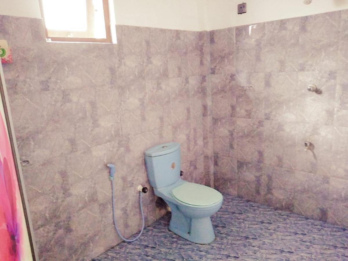 Dinesh Guest House Kataragama Eksteriør billede