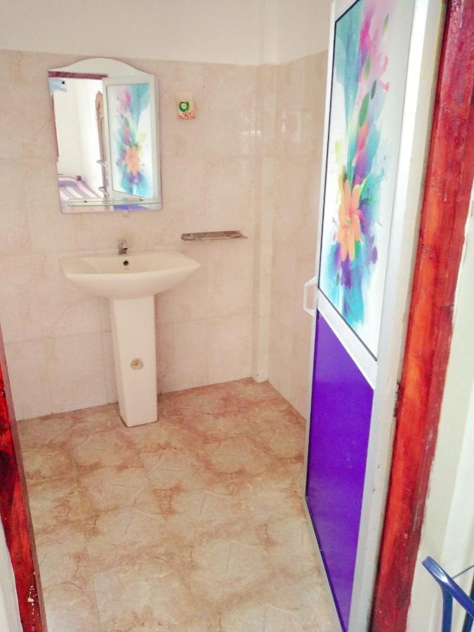 Dinesh Guest House Kataragama Eksteriør billede